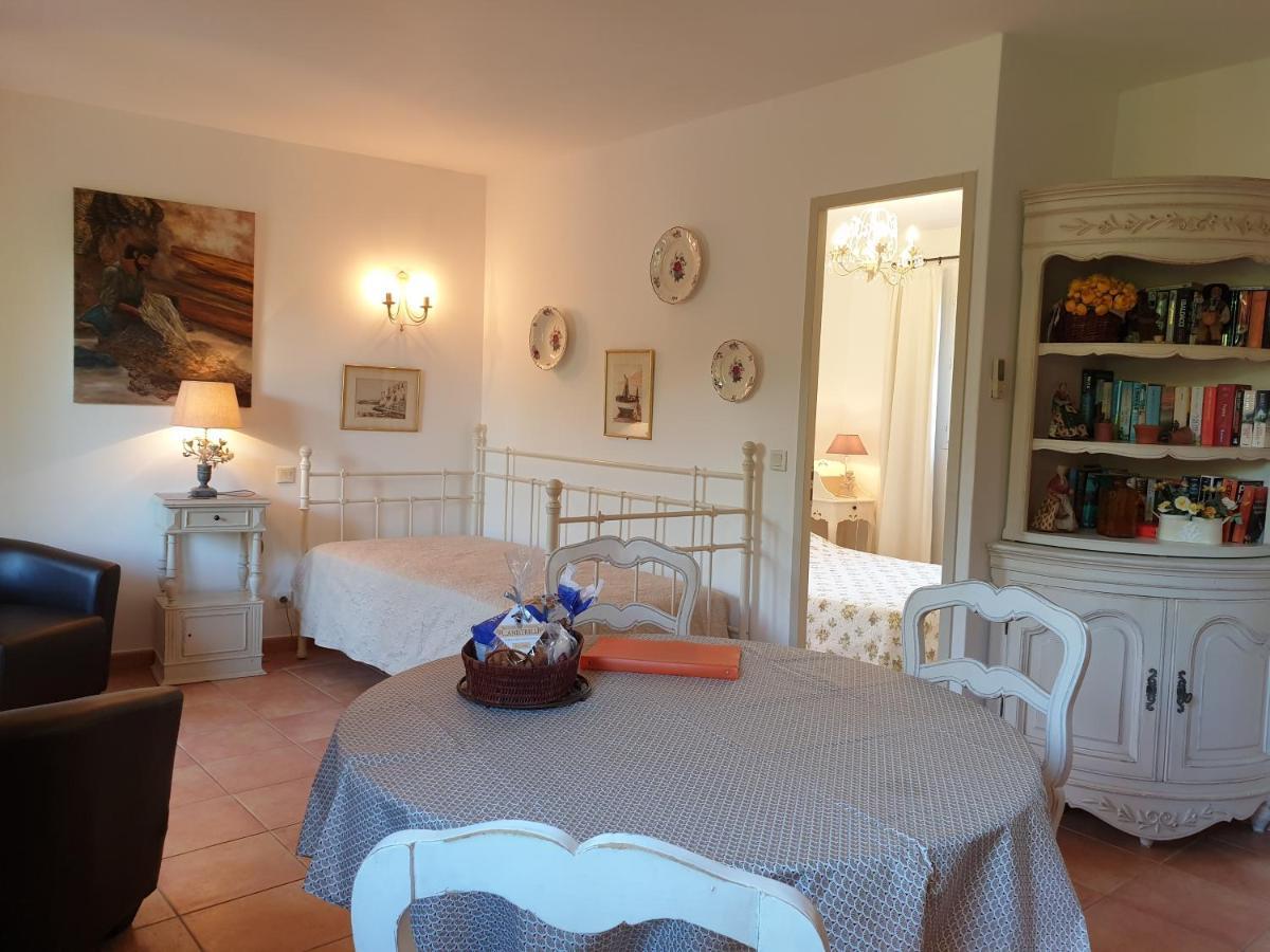 Residence A Merula Calvi  Eksteriør billede