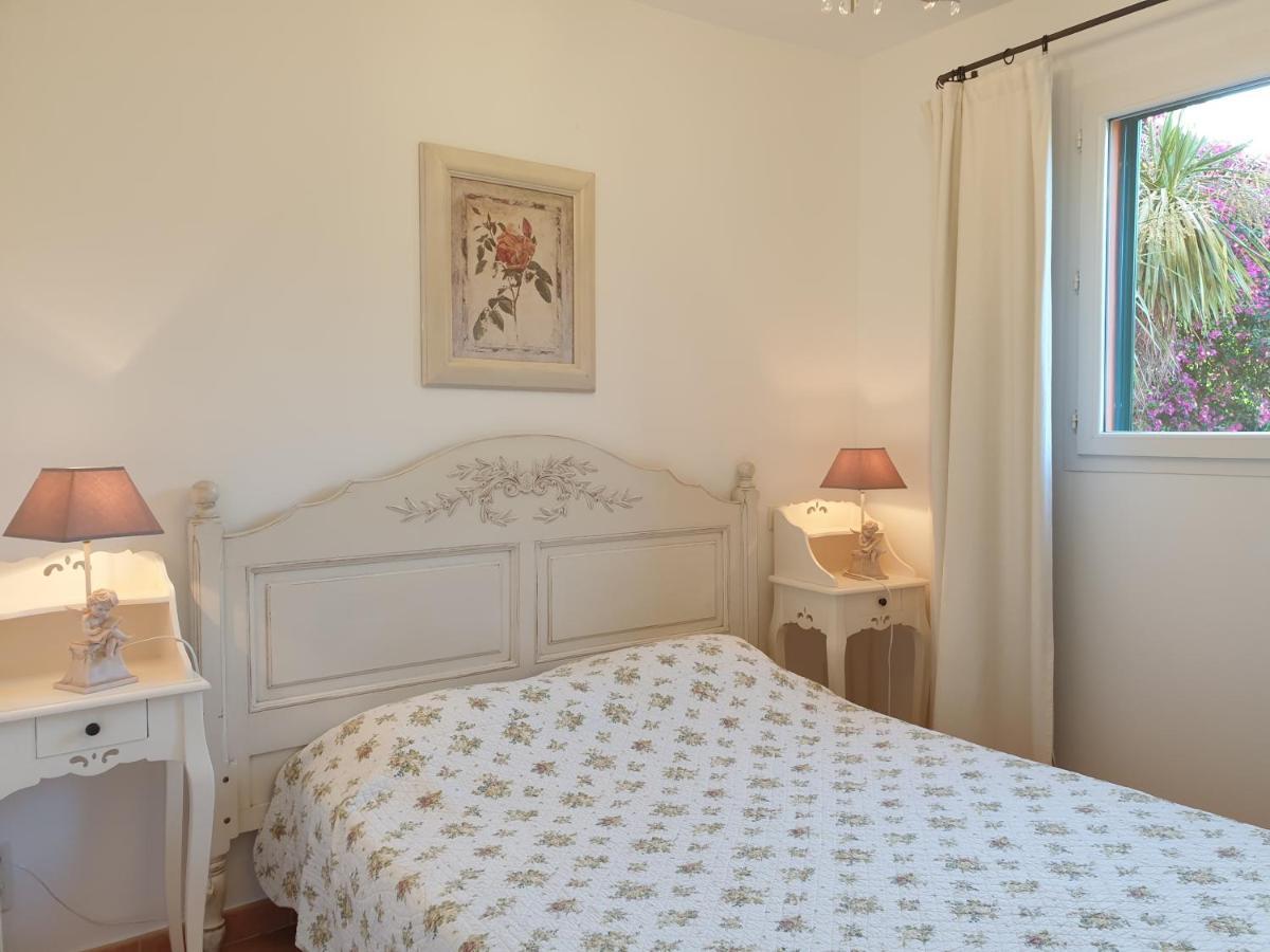 Residence A Merula Calvi  Eksteriør billede