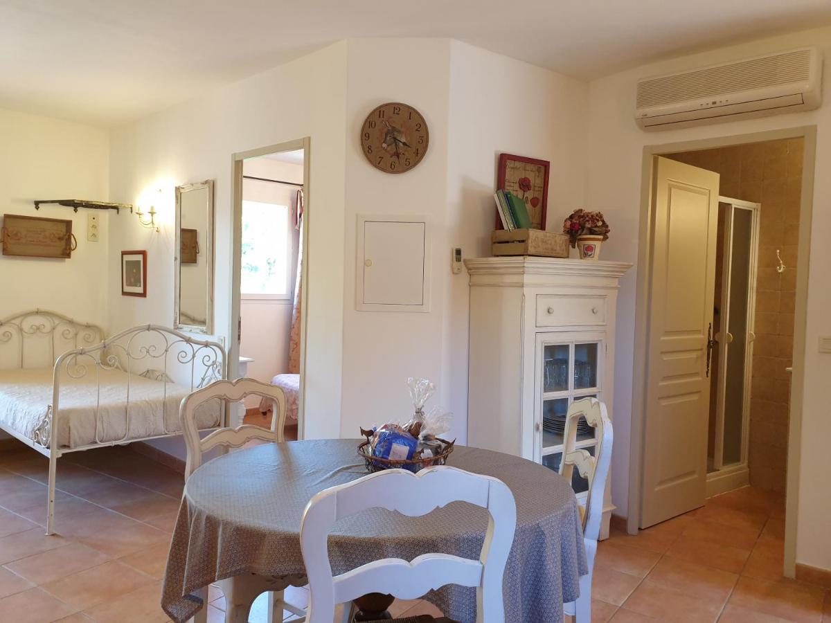 Residence A Merula Calvi  Eksteriør billede