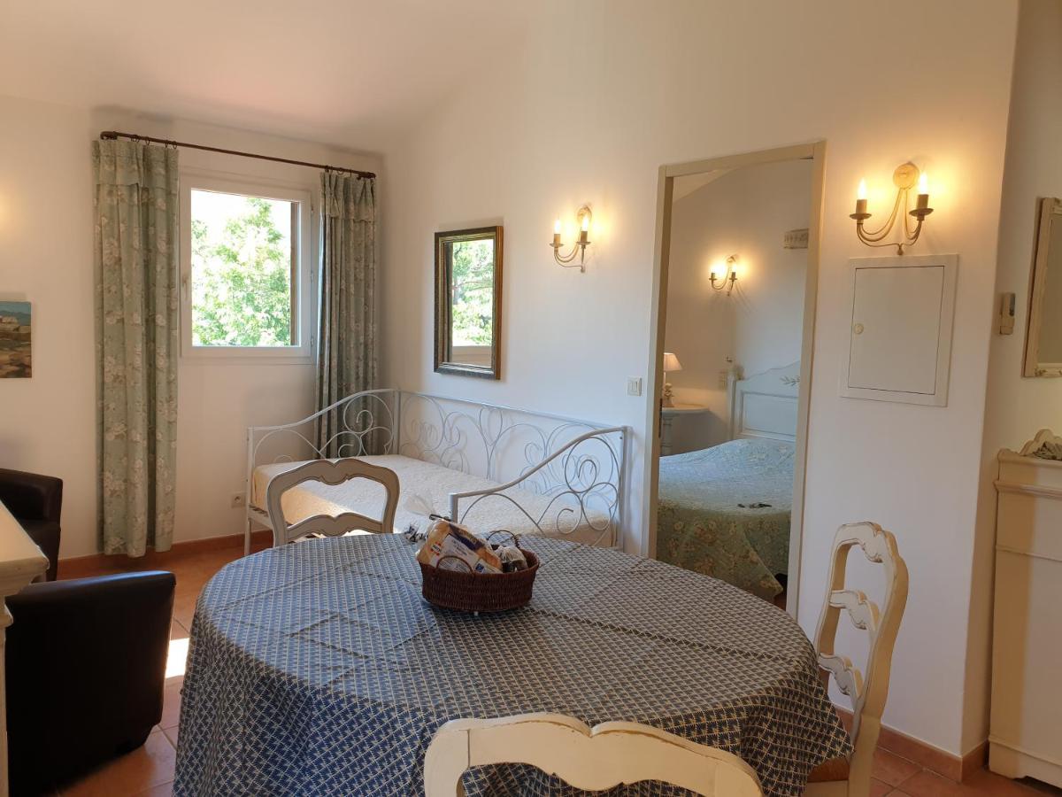 Residence A Merula Calvi  Eksteriør billede