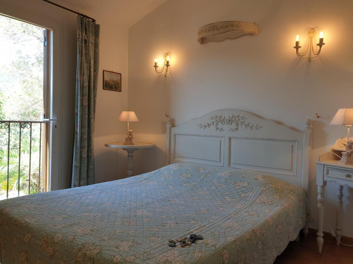 Residence A Merula Calvi  Eksteriør billede