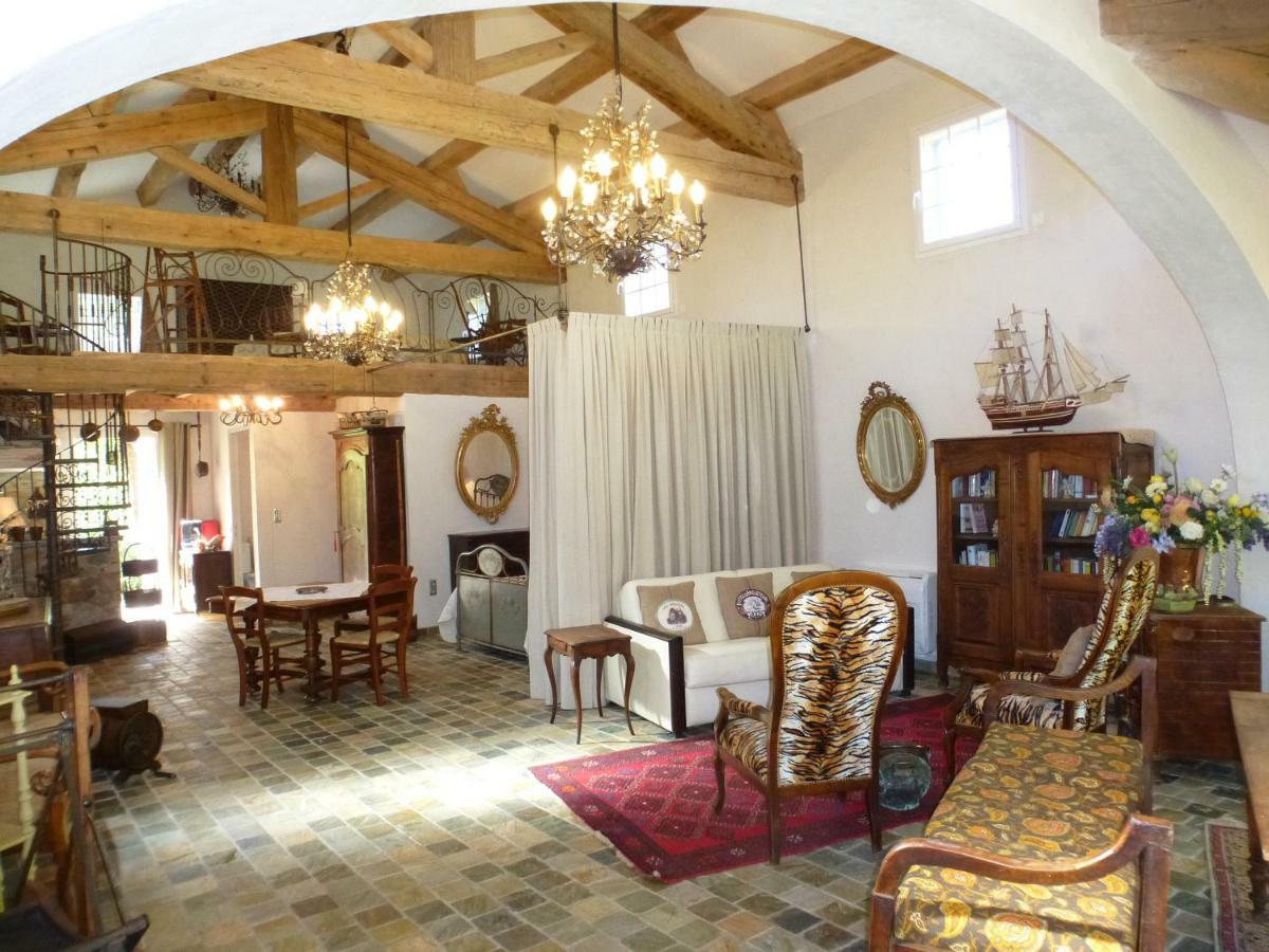 Residence A Merula Calvi  Eksteriør billede