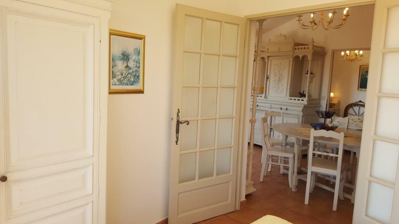 Residence A Merula Calvi  Eksteriør billede