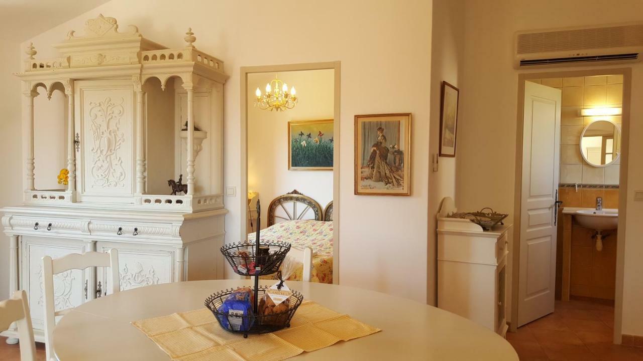 Residence A Merula Calvi  Eksteriør billede